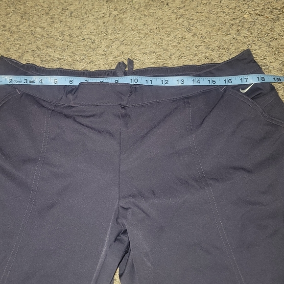 Nike Capri color gray and Stripes color white and purple - Picture 3 of 9